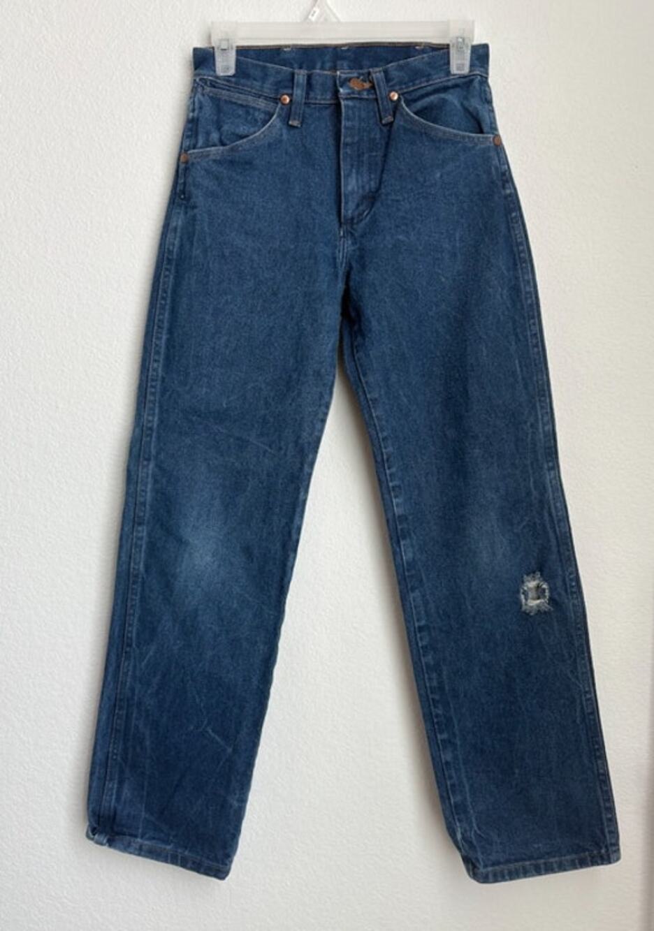 NWOT Wrangler Straight Leg Distressed Jeans Size 27x30